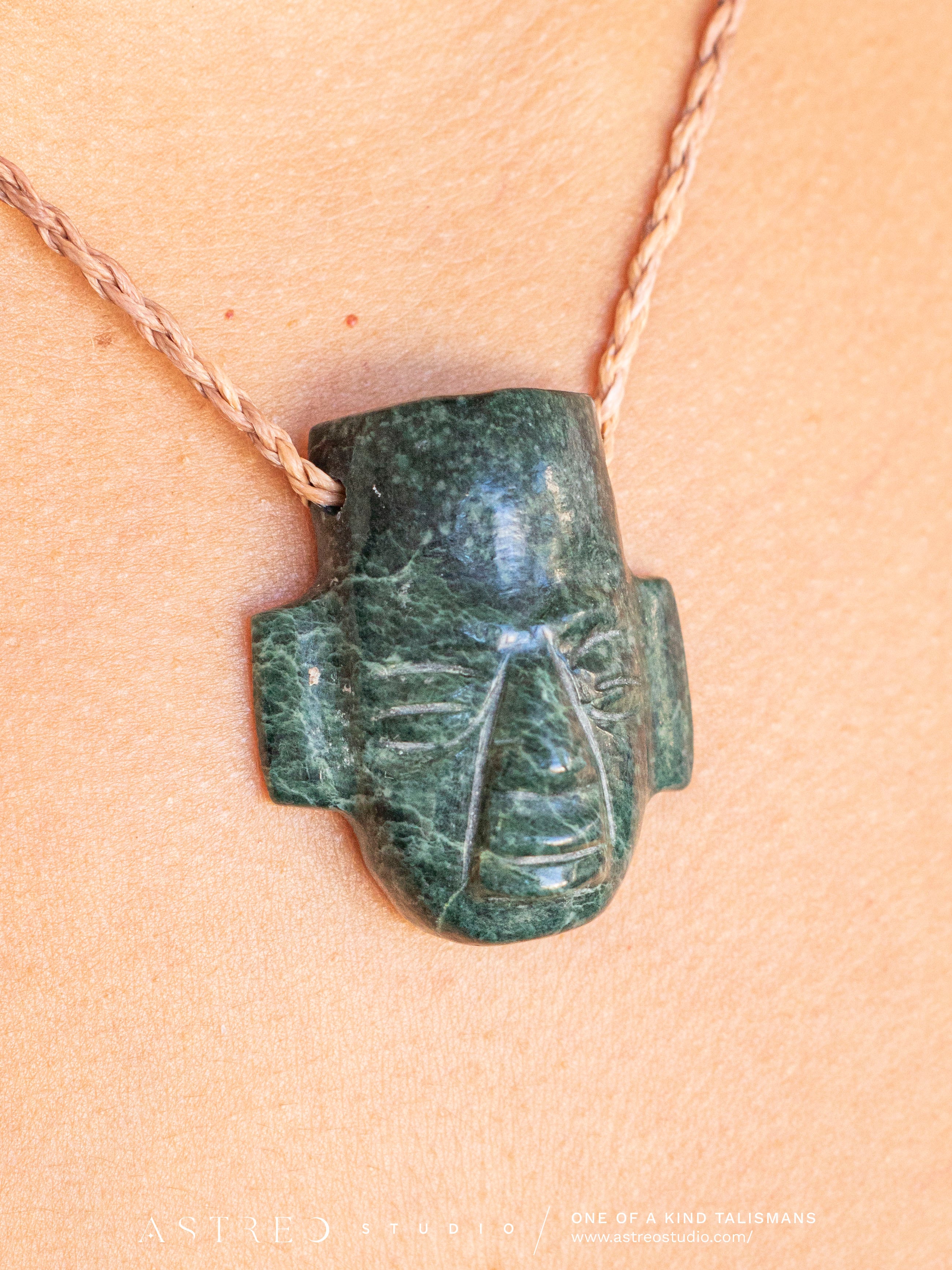 Collar Macramé Mascara Jade Guatemala