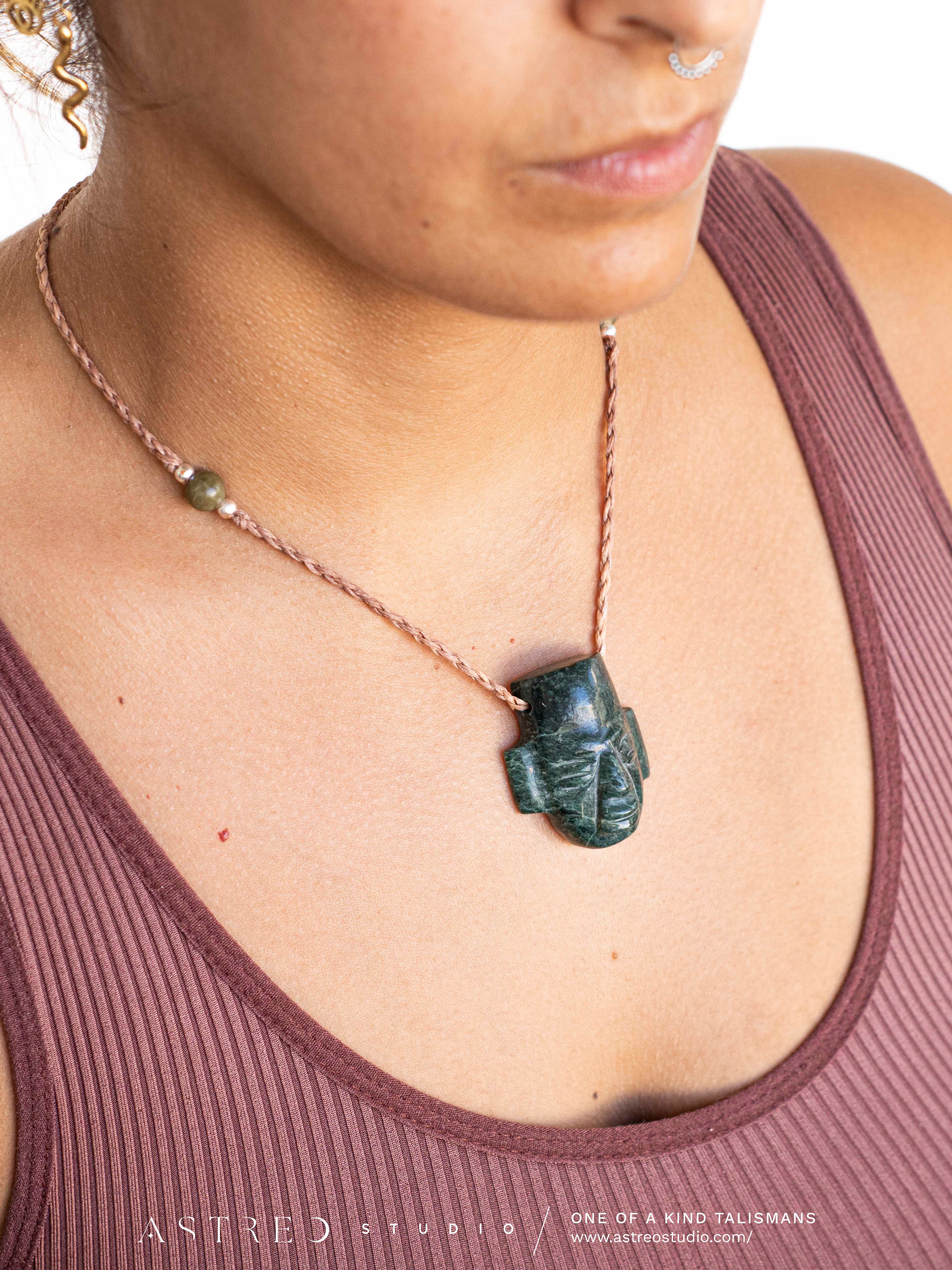 Collar Macramé Mascara Jade Guatemala