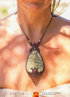 Collar Macrame Pirolusita Dendritica con Granates