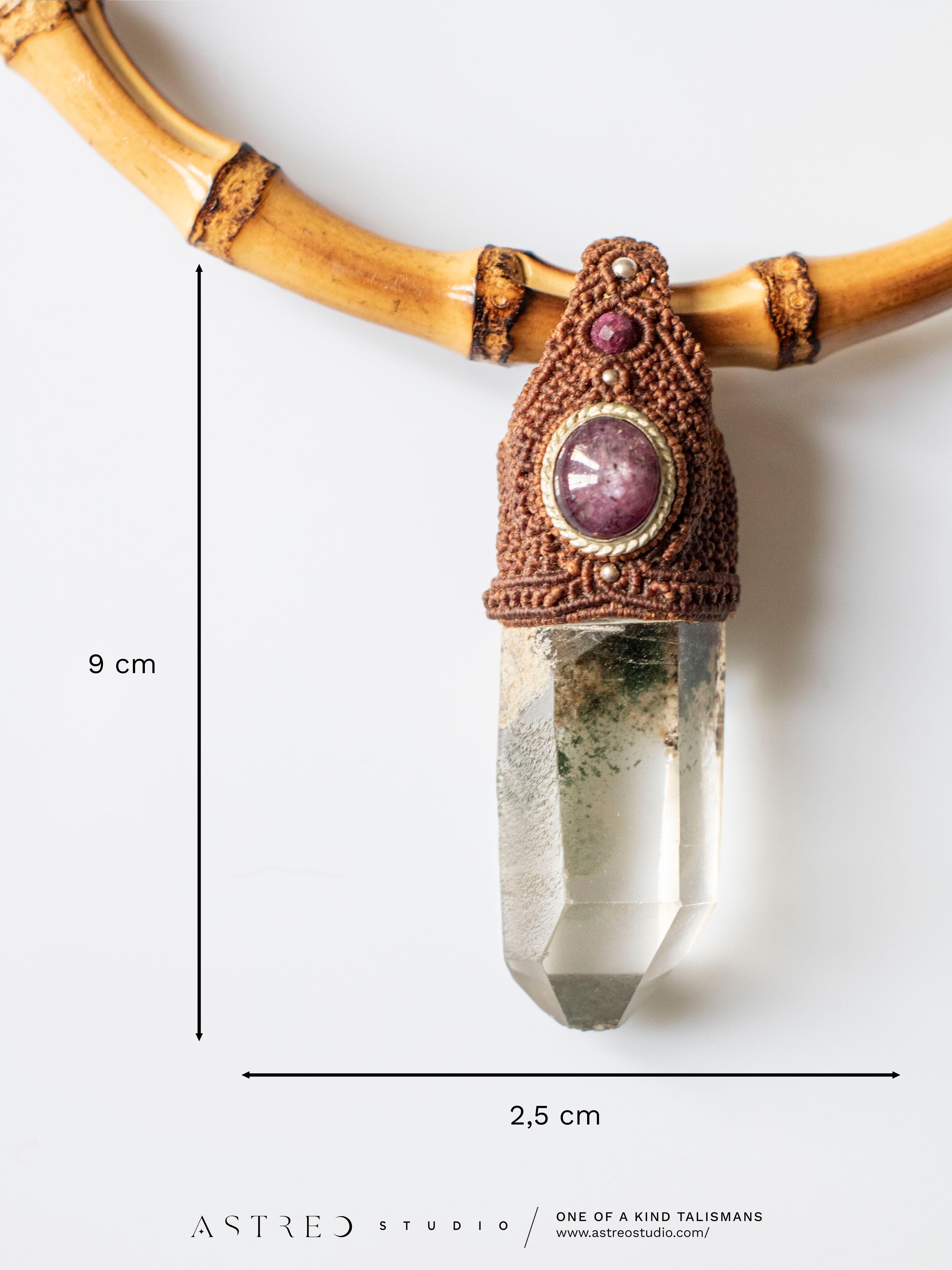 Macramé kwarts ketting met chloriet en sterrobijn 