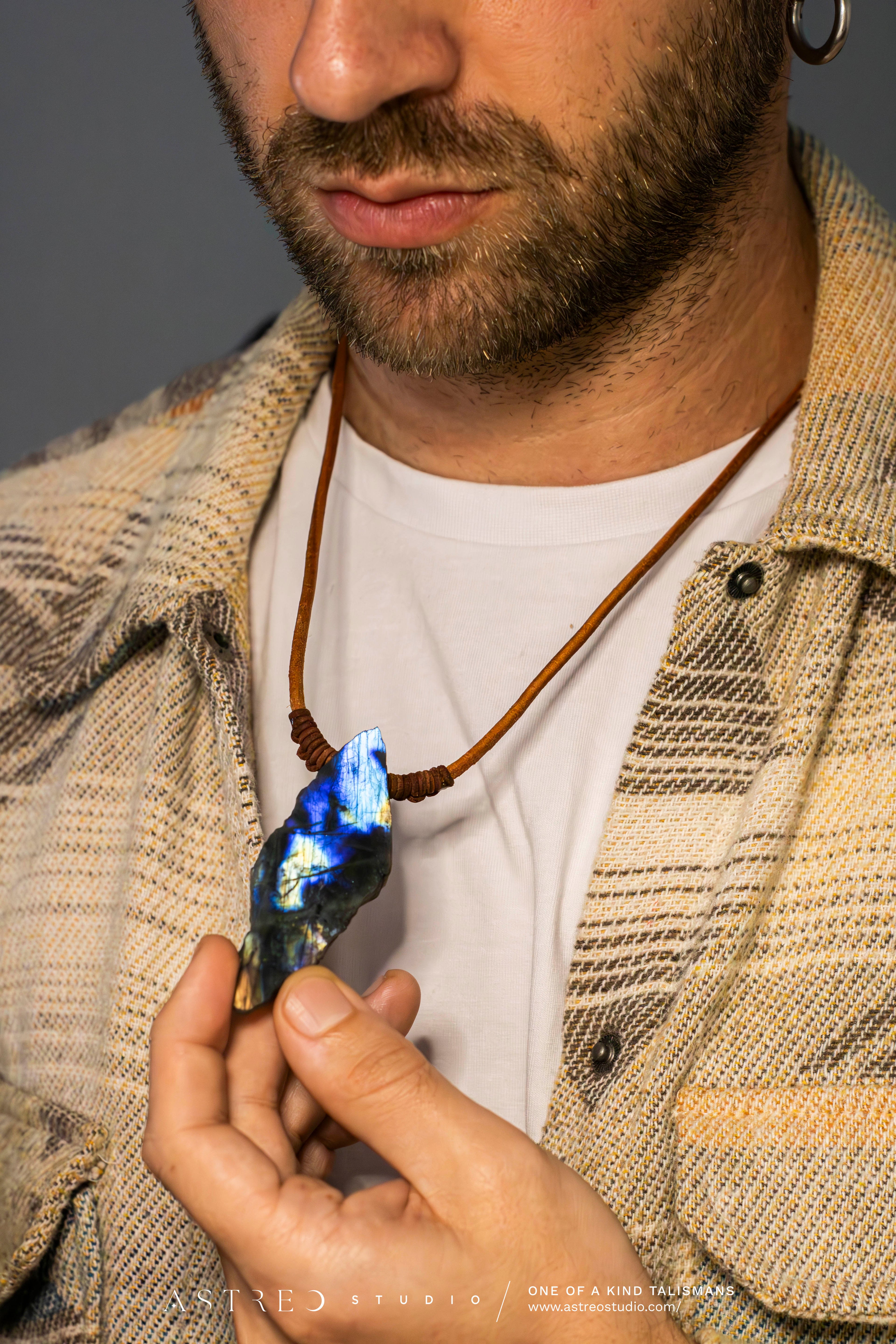 Collar Cuero Labradorita En Bruto