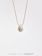 Collar Cadena con Flor de Calcedonia