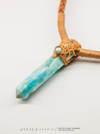 Collar Macramé y Cuero con Calcita Caribe