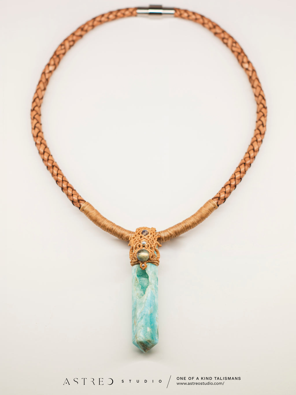 Collar Macramé y Cuero con Calcita Caribe