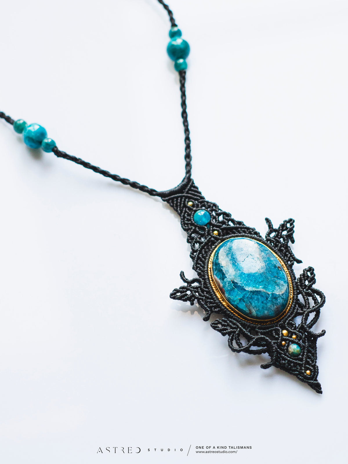 Macrame Apatite Necklace 