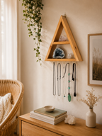 Estantería Altar Triangular para Minerales y Joyas: "Hilltop"