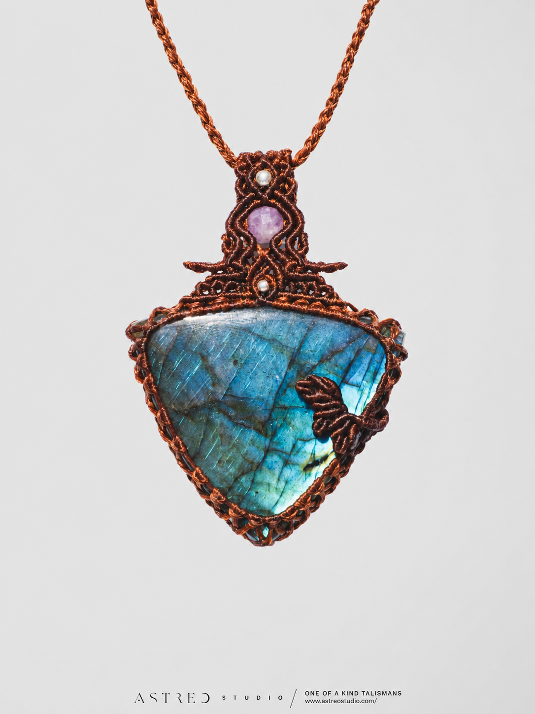 Collar Macrame Labradorita Azul Triangular