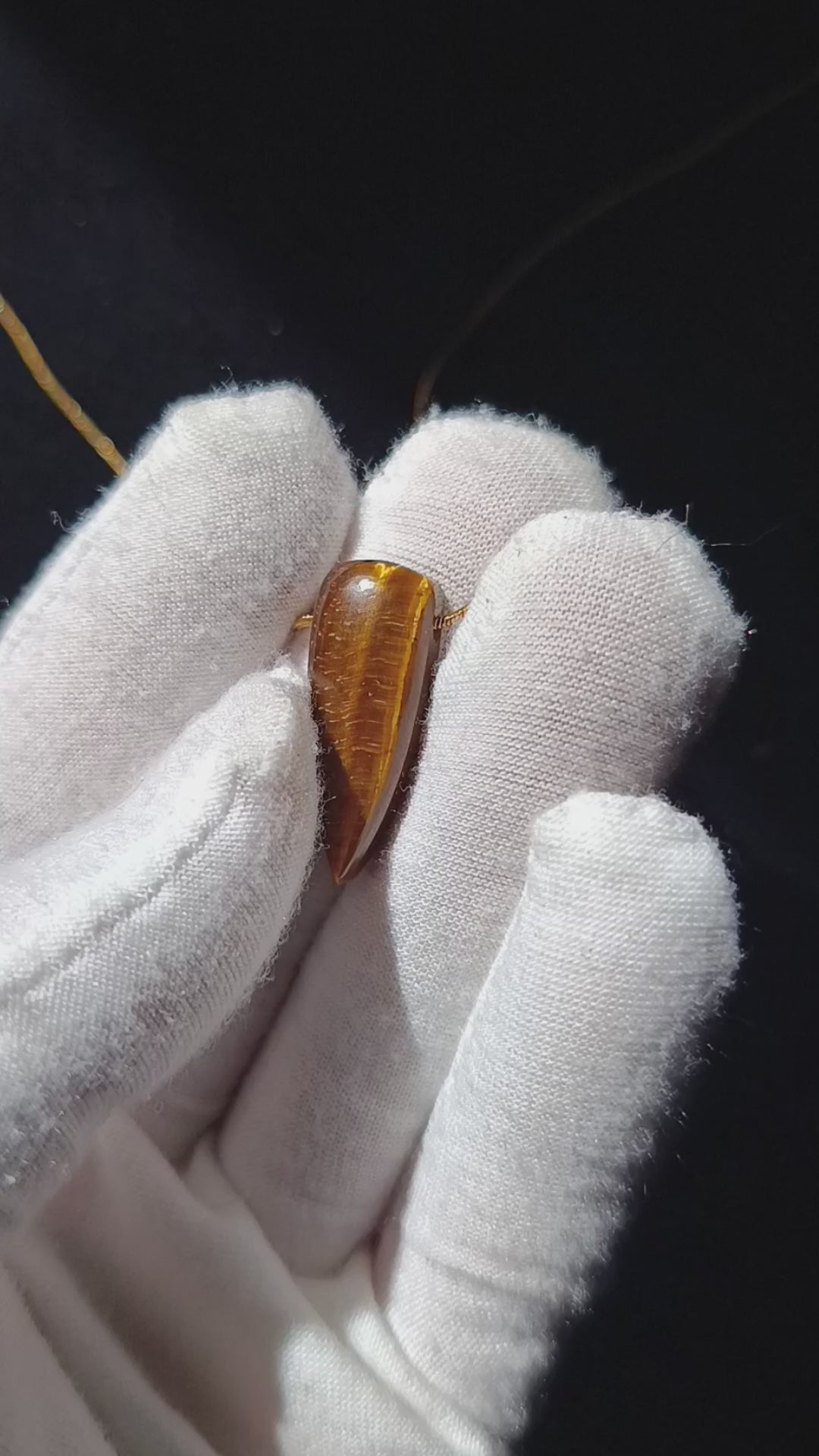 Ketting met tijgeroogmotief 