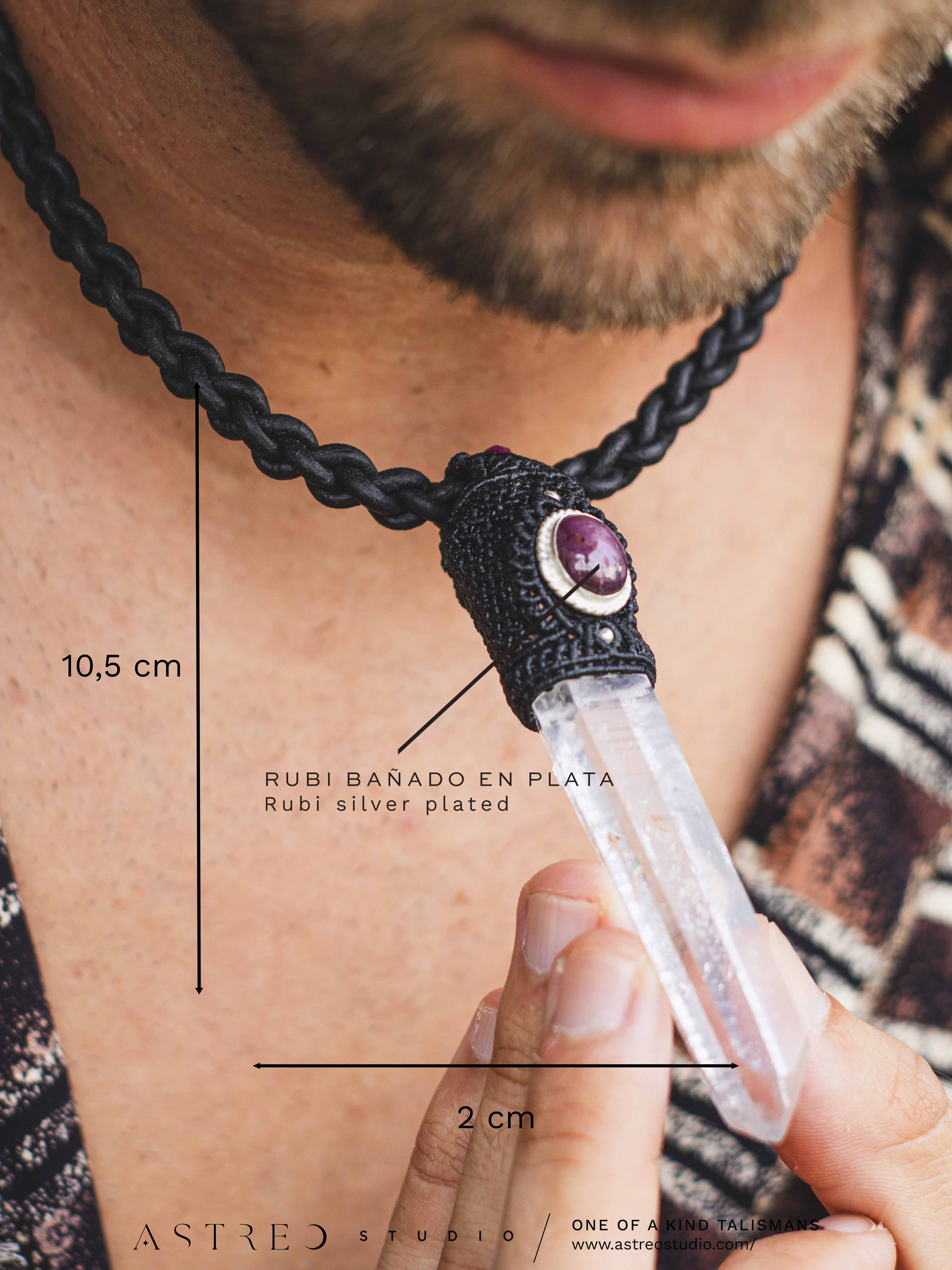 Collar Macrame y Cuero Cuarzo Lemuriano A+++ y Rubi Star