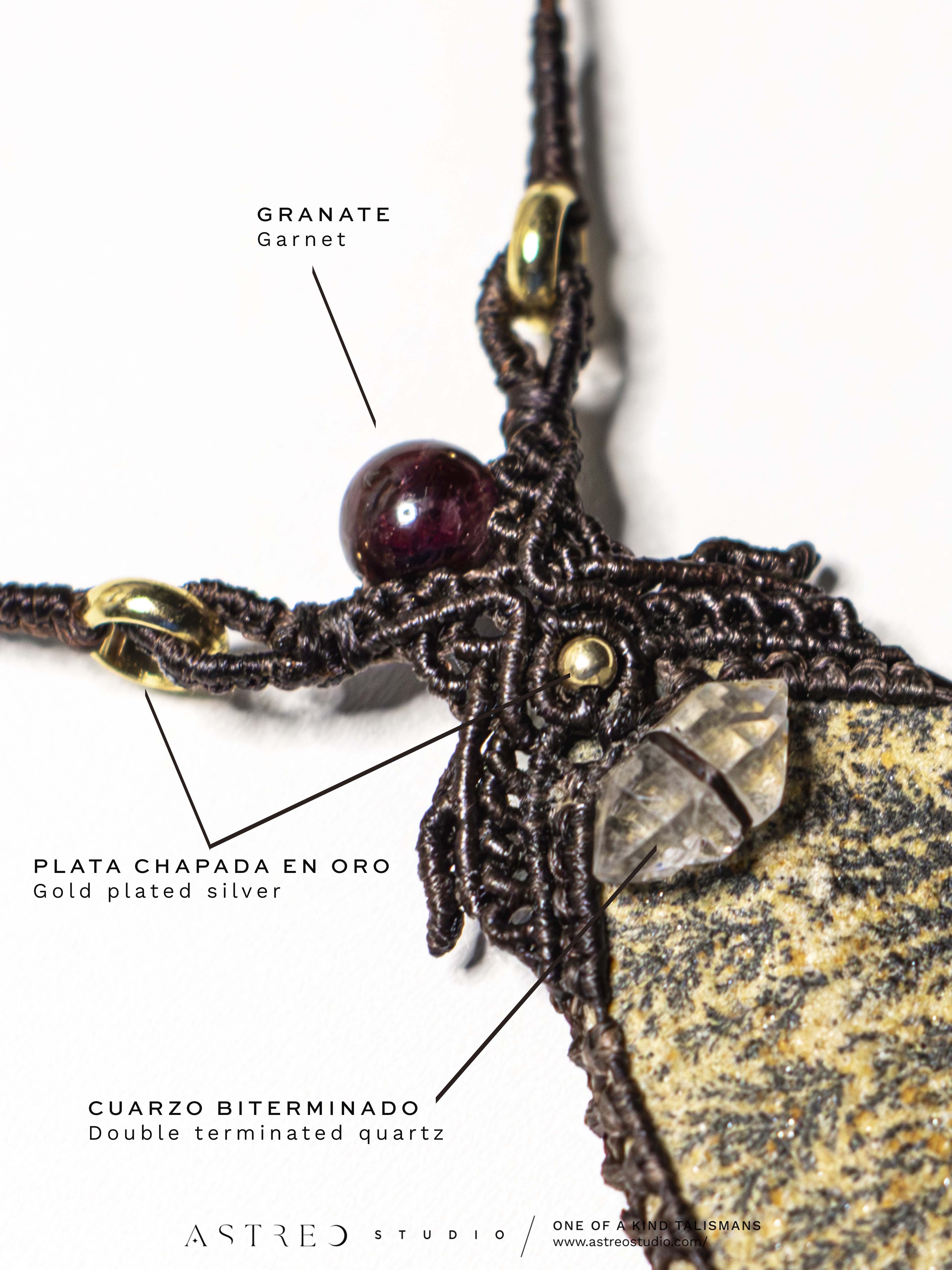 Collar Macrame Pirolusita Dendritica con Granates