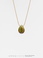 Ketting met chalcedoon 