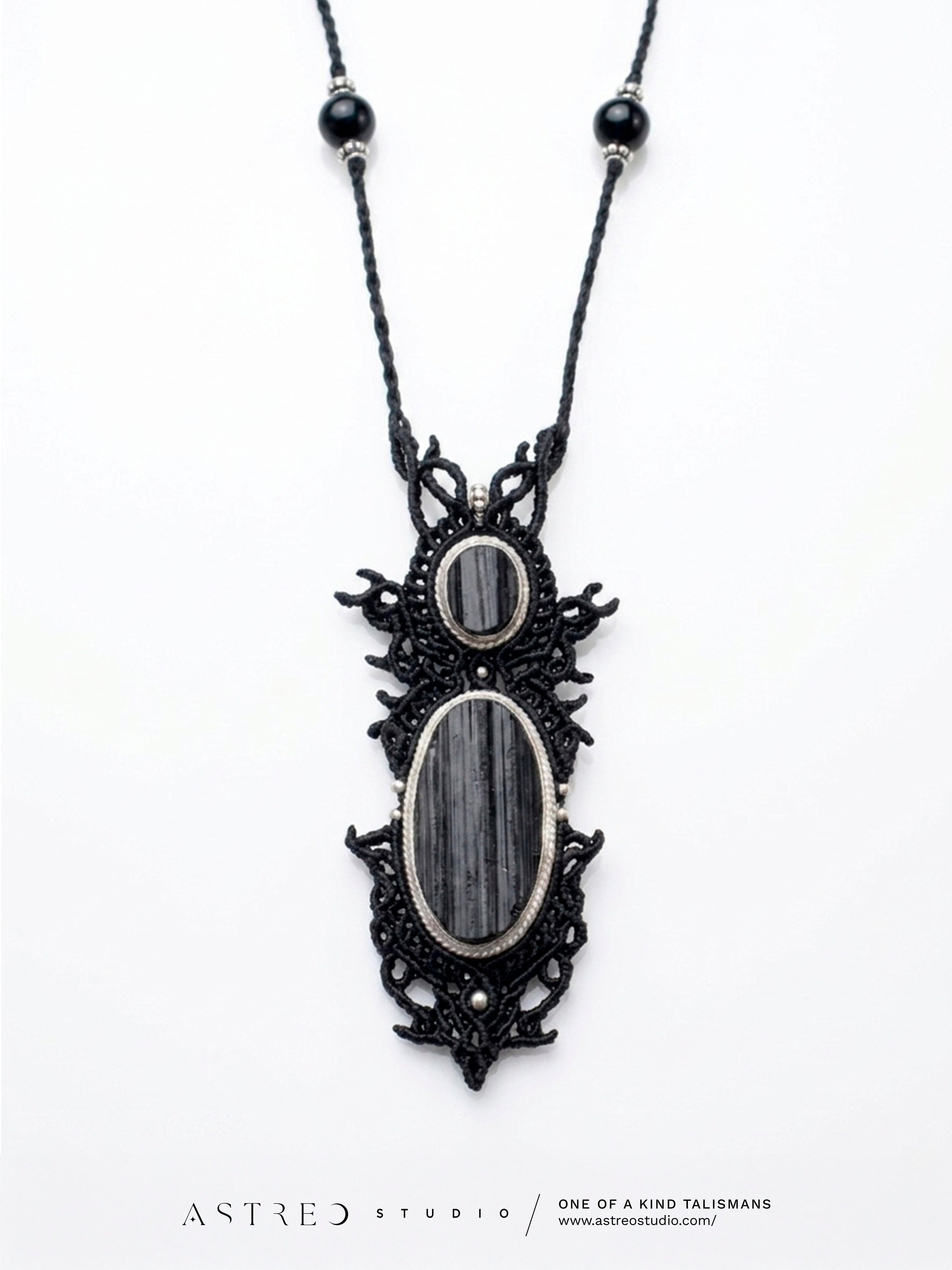Collar Macrame Turmalina Negra